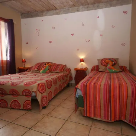 Ferienhaus Maison De Vacances Saint Etienne De Fontbellon 2 *